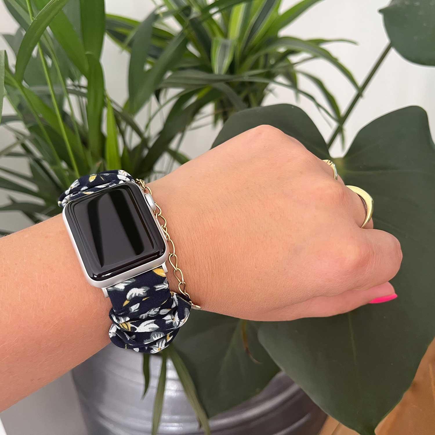 Apple Watch bandje Savara - scrunchie - nylon - donker blauw bloemen