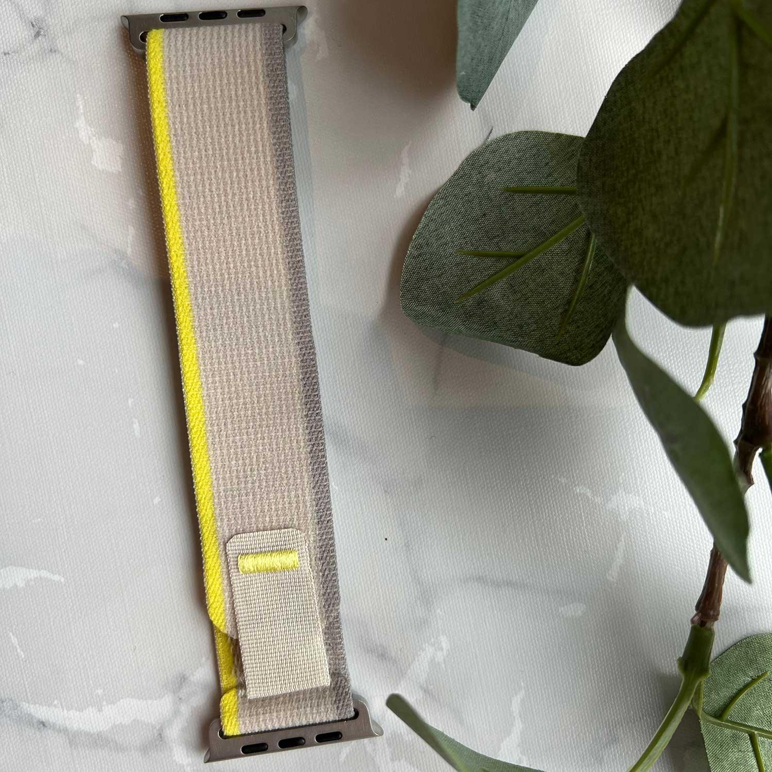 Apple Watch bandje Trail - nylon - geel beige
