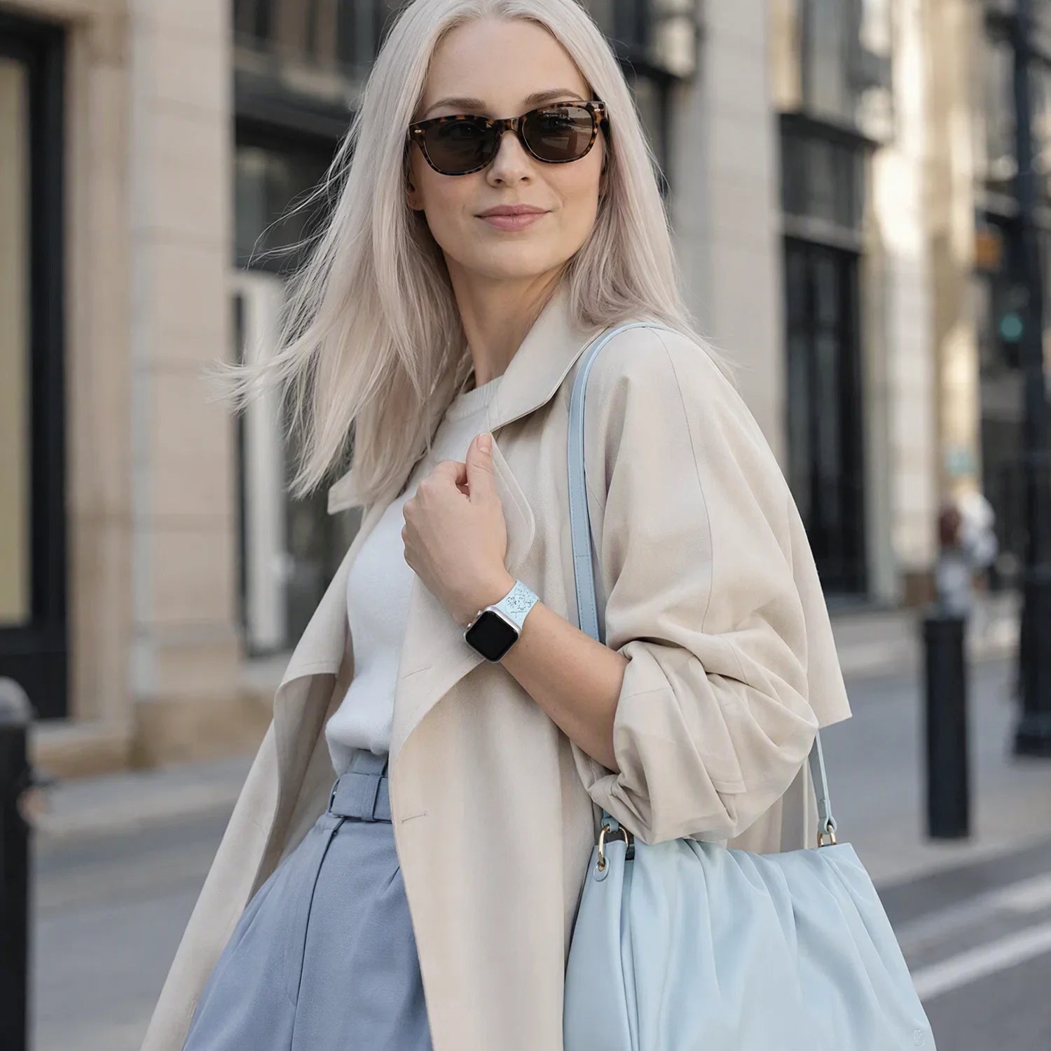 Apple Watch Livia bloemen print bandje - siliconen - lichtblauw