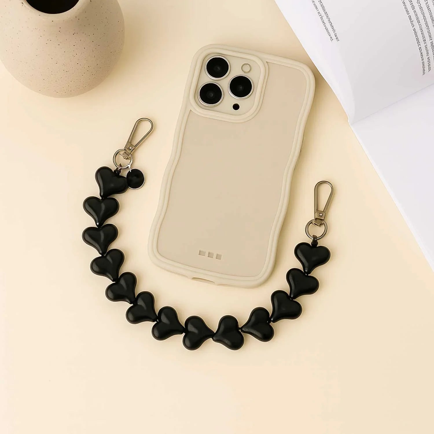 Telefoonkoord Heart - effen zwart - zilver