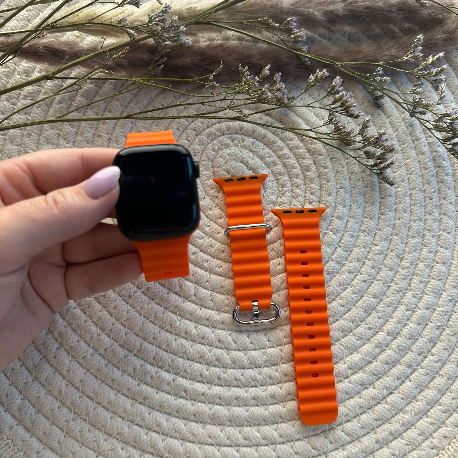 Apple Watch ocean band oranje - 7440850085032 - 123watches - Gemaakt van Silicone wat perfect past om jouw pols