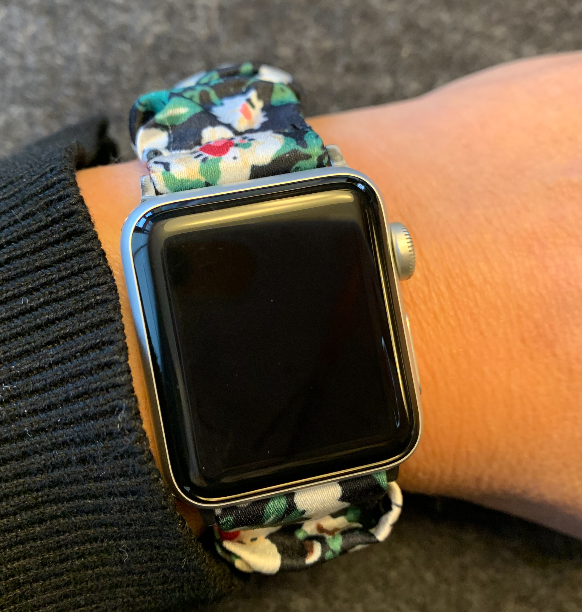 Apple Watch nylon scrunchie band - bloemen