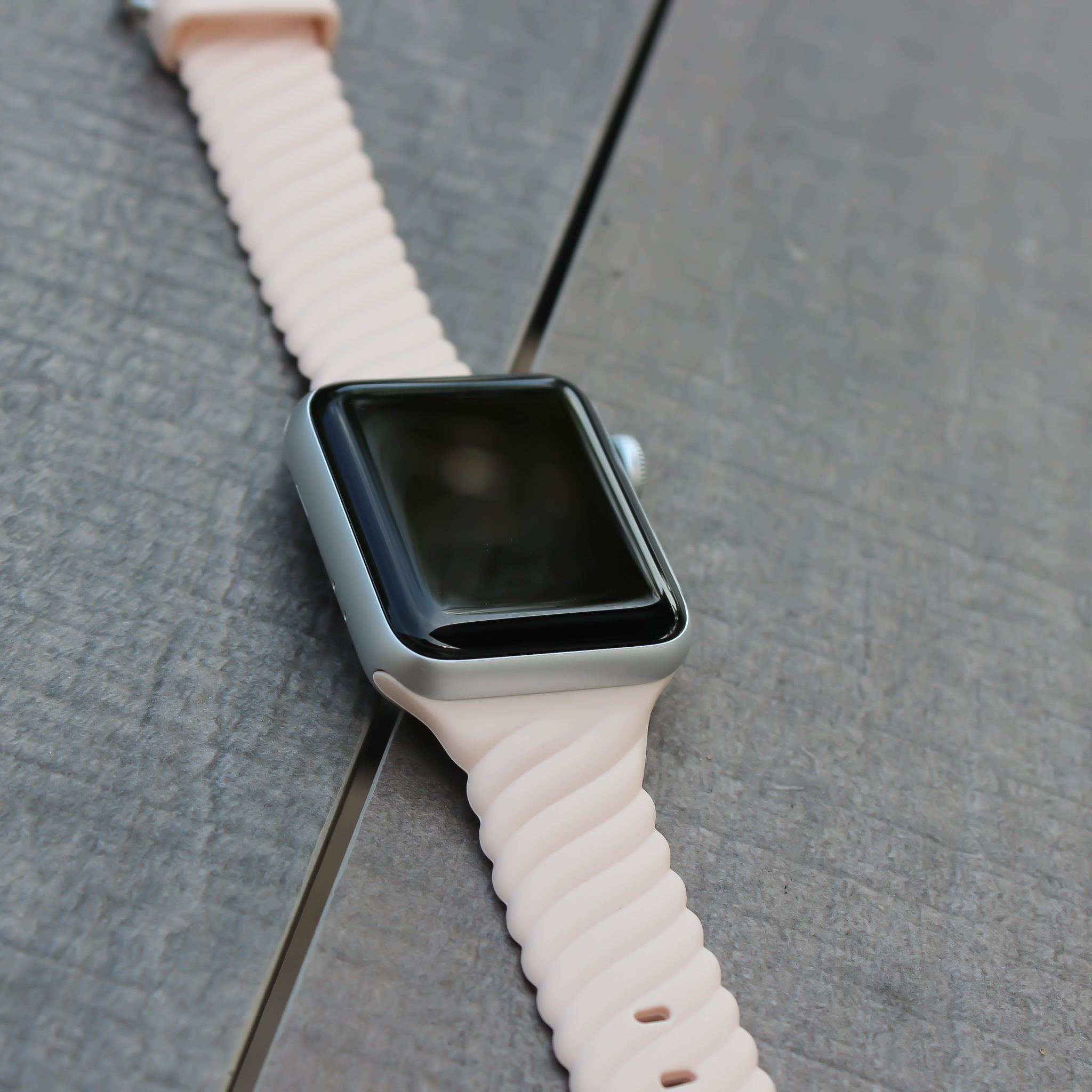 Apple Watch swirl sport band - pink sand