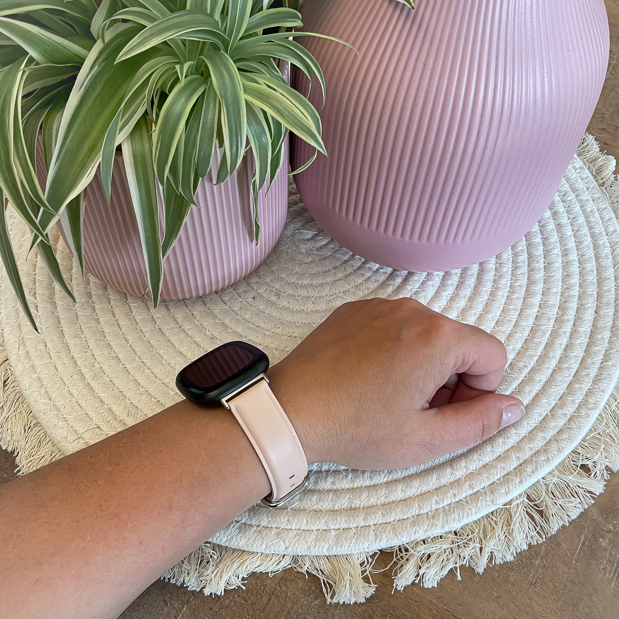 Fitbit Versa 3 / Sense leren band - roze