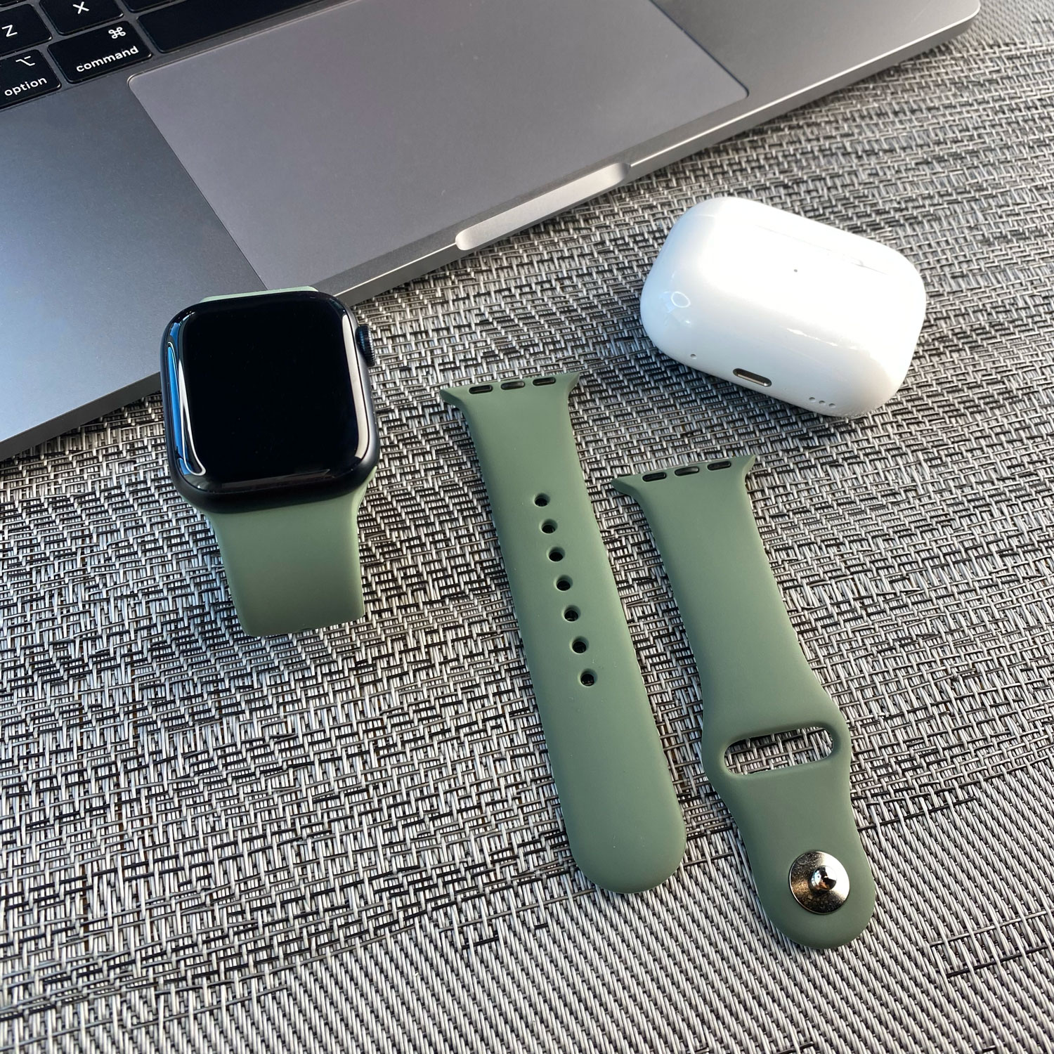 Apple Watch sport band - olijfgroen