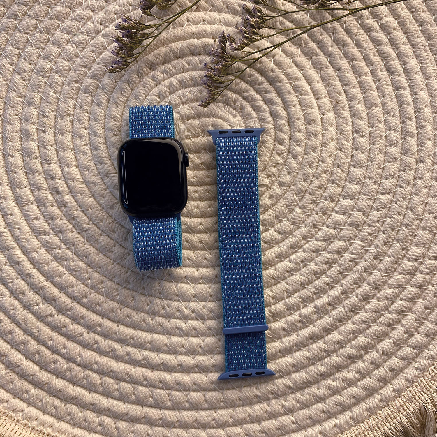 Apple Watch nylon geweven sport band cape cod blauw 7440849363356 123watches sfeer - Het bandje dat je niet voelt zitten