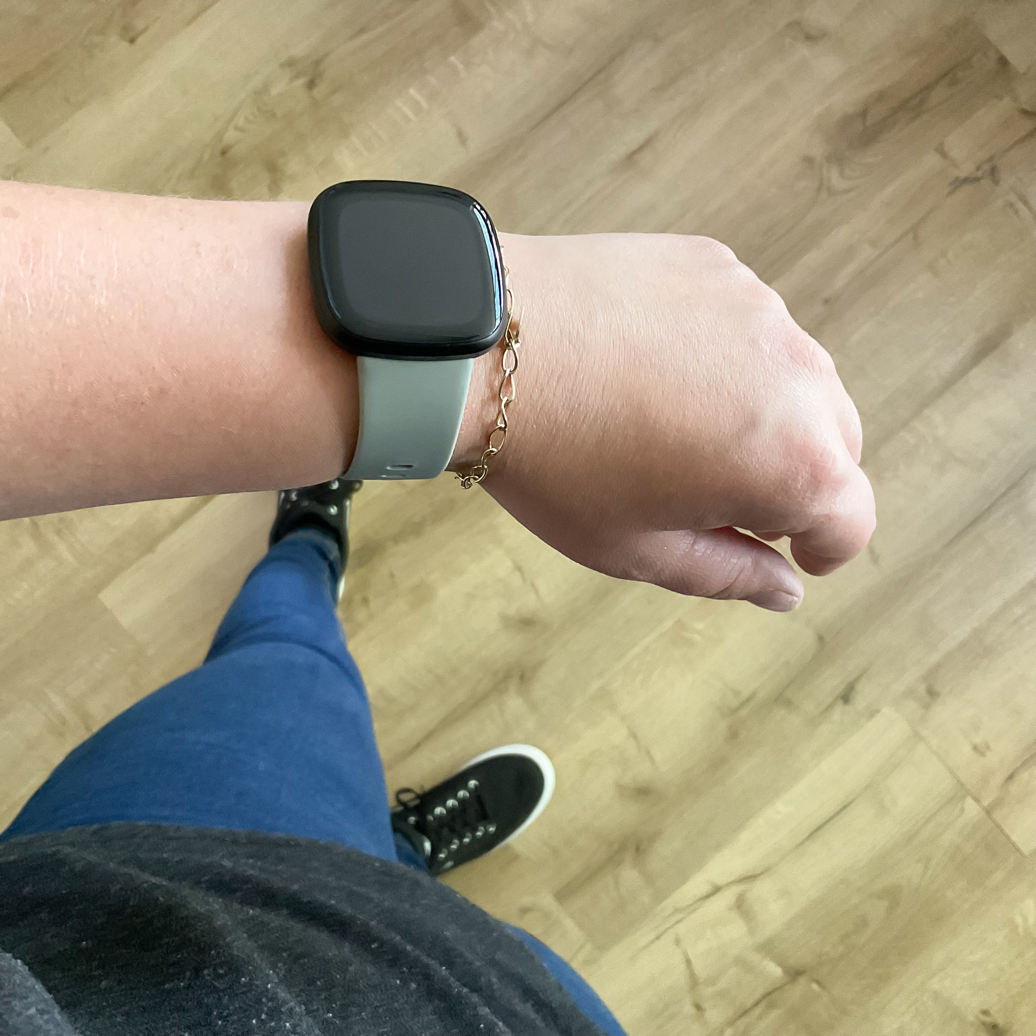 Fitbit Versa 3 / Sense sport band - grijs