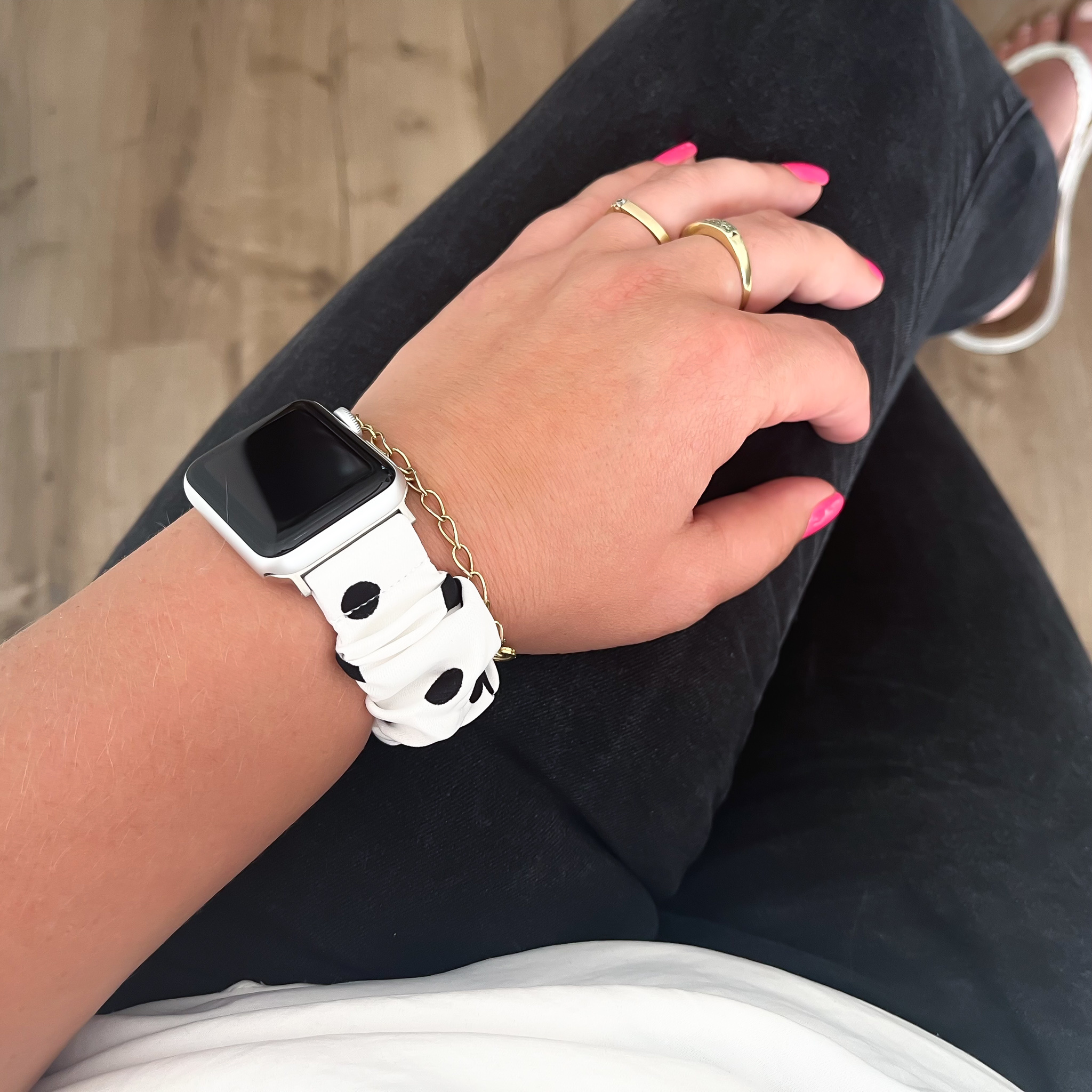 Apple Watch nylon scrunchie band - wit met zwarte stippen