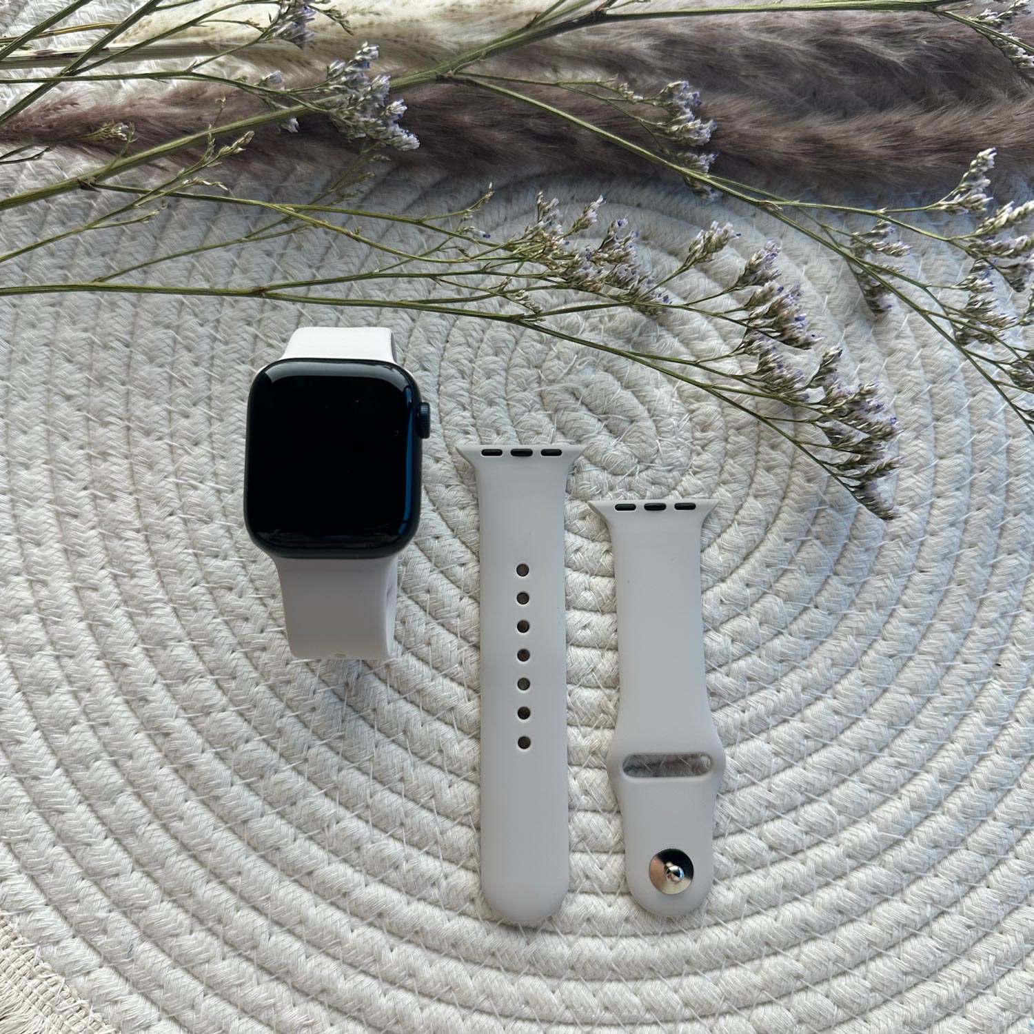 Apple-Watch-sport-band-sterrenlicht---7440850025021-123watches-Sfeer-Het-best-verkochte-bandje