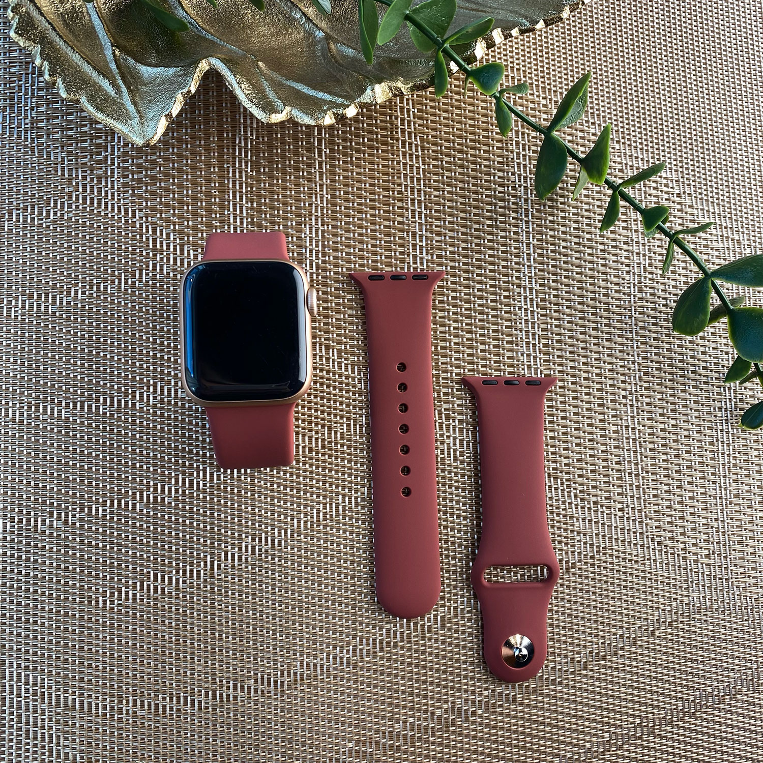 Apple Watch sport band - moerbei